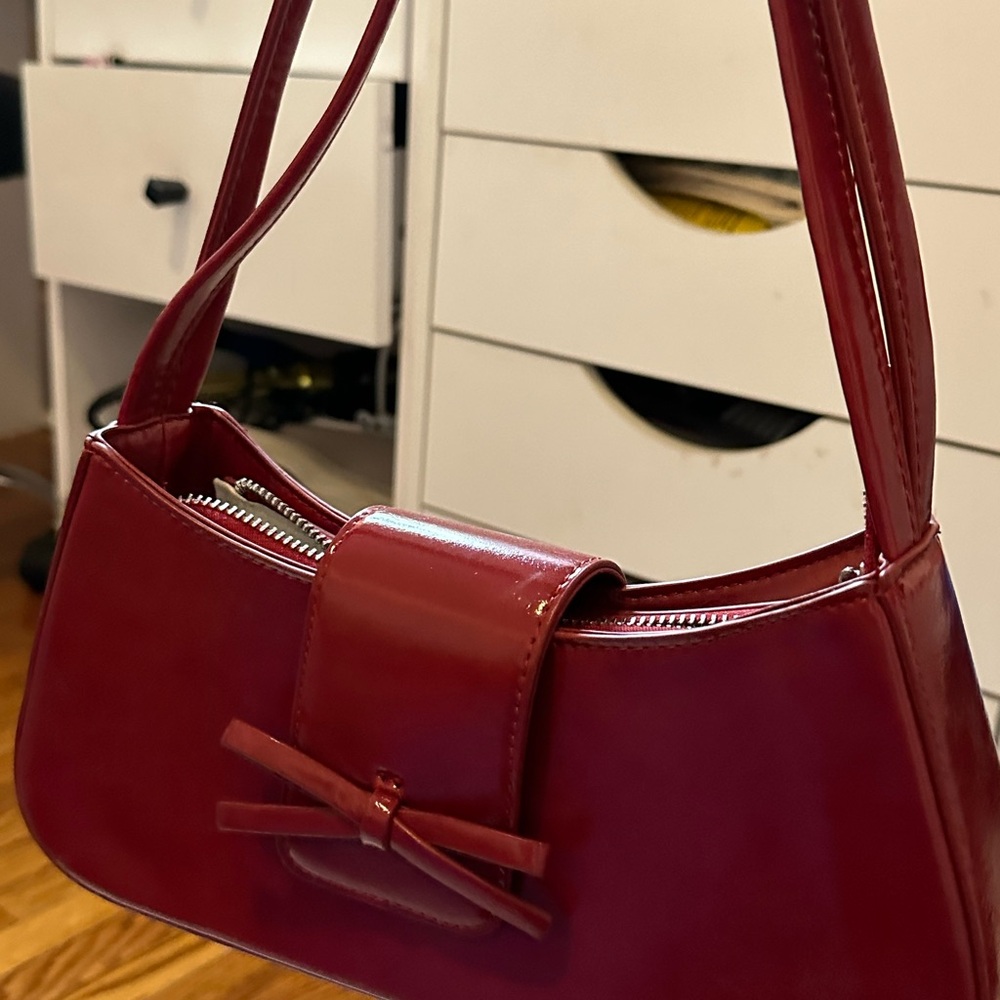 Elegant Red Bow Accent Women's Bag